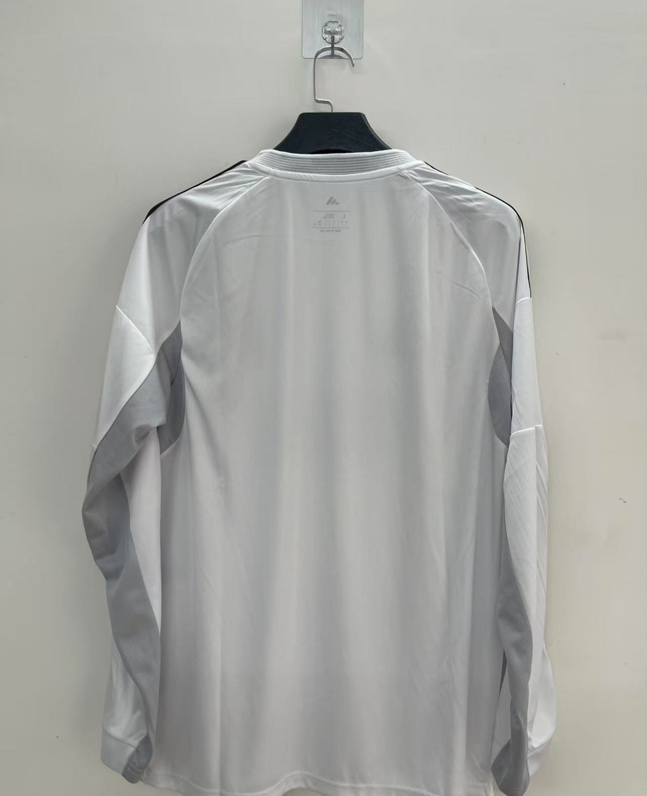 Maillot real madrid manches longues 2026